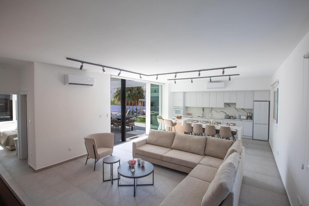 Kube Luxury Villas 아이아 나파 외부 사진